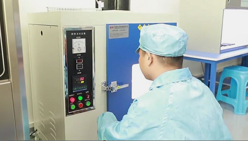 硅膠制品噴有手感油有什么作用？